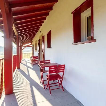 - Lis فندق مبيت وإفطار 2*