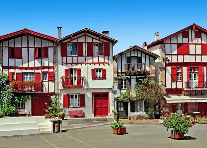 - Lis فندق مبيت وإفطار 2*